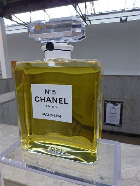 chanel n 5 grosse bouteille vide|chanel no 5 parfum.